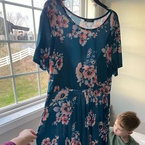 Quinee 2XL Nursing Friendly Dress